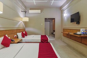 Family Room | In-room safe, desk, free WiFi, bed sheets - Max Hotels Prayagraj (Prayagraj)