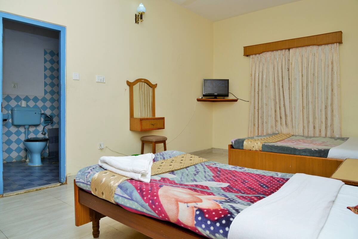In-room safe, desk, soundproofing, iron/ironing board (on request)