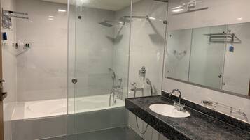 Presidential Suite, 1 King Bed | Bathroom