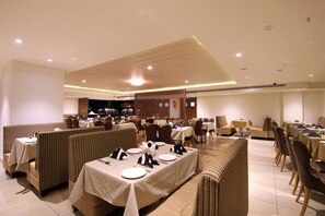 International cuisine - Hotel Hyderabad Grand (Hyderabad)
