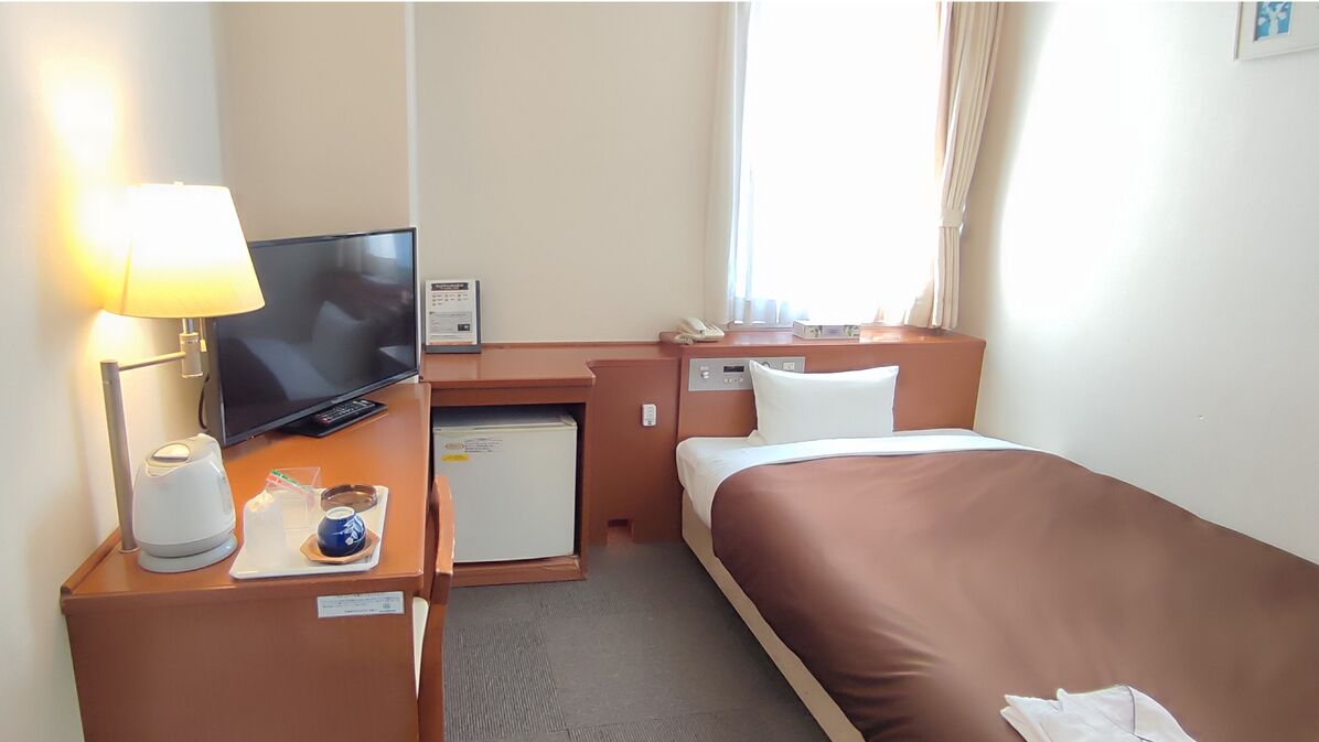 In-room safe, soundproofing, free WiFi, bed sheets