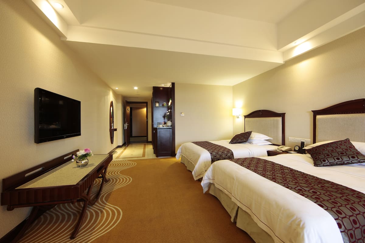 Superior Room | Premium bedding, minibar, in-room safe, desk