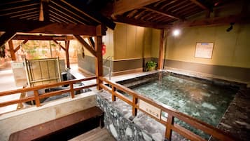 Sauna, steam room
