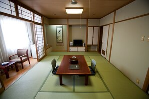 Standard Japanese Style Room, Non Smoking | Desk, blackout drapes, free WiFi, bed sheets - Sakaide Grand Hotel (Sakaide)