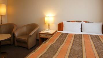 Standard Double Room | Desk, blackout drapes, free WiFi, bed sheets