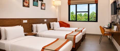 Habitación doble Club, 1 habitación, vista a la ciudad | Ropa de cama de alta calidad y caja de seguridad en la habitación