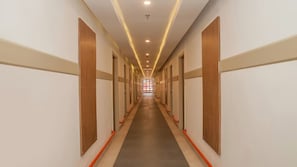 俱樂部雙人房, 1 間臥室, 城市景觀 | 高級寢具、客房內保險箱、書桌、筆電工作空間