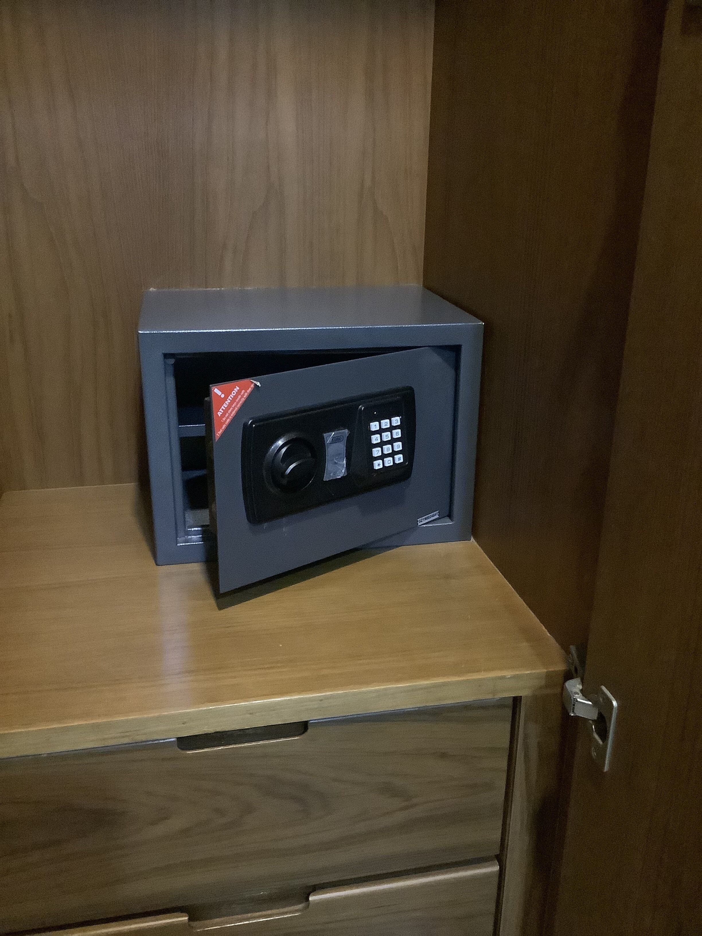 Minibar, desk, soundproofing, free WiFi