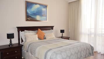 2 bedrooms, minibar, desk, iron/ironing board