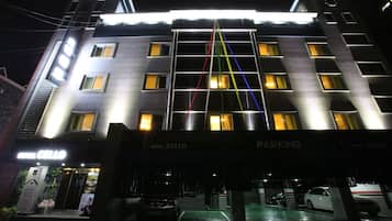 Front of property - evening/night