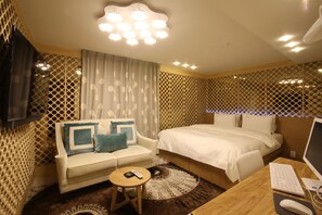 Suite | Blackout drapes, free WiFi - Hotel Cello Guri (Guri)