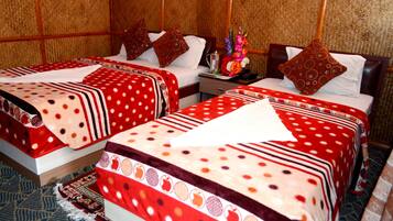 Deluxe Double Room | Desk, iron/ironing board (on request), rollaway beds, free WiFi