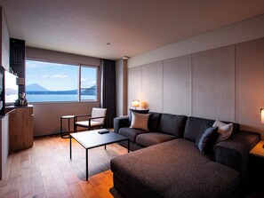 Club Building Executive Twin Room with Fine-view Bath, Non Smoking (buffet) | In-room safe, desk, laptop workspace, blackout curtains