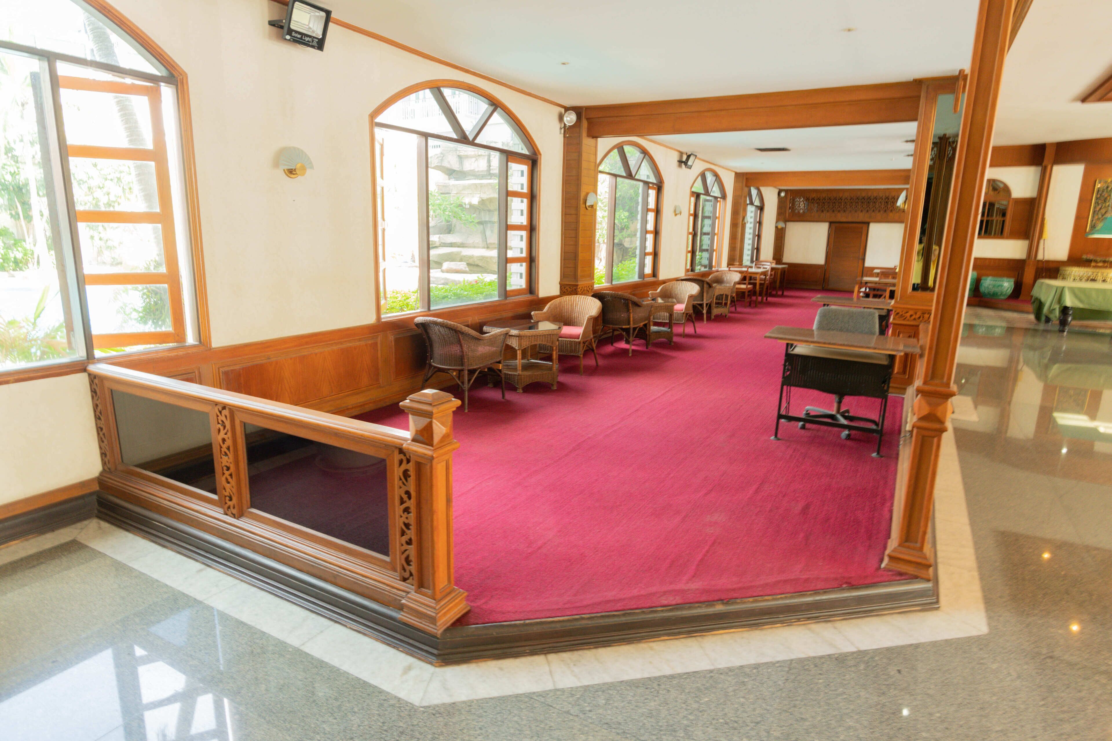 Lobby lounge