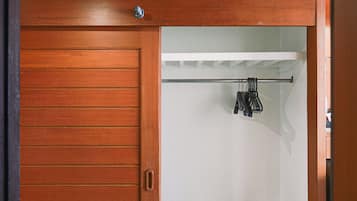 Superior Room | Wardrobe