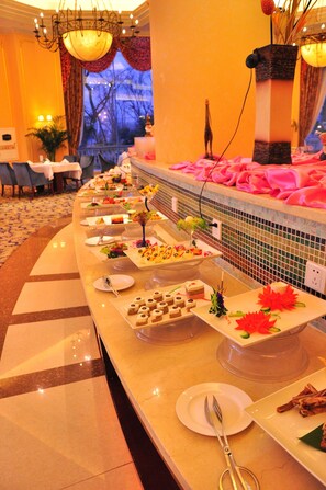 2 restaurants, breakfast, lunch, dinner served; Chinese cuisine - COUNTRY GARDEN Chizhou Phoenix Hotel (Chizhou)