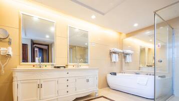 Administrative Suite | Bathroom