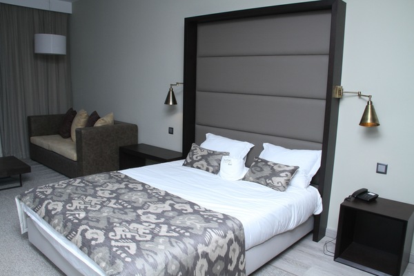 Ropa de cama de alta calidad y minibar