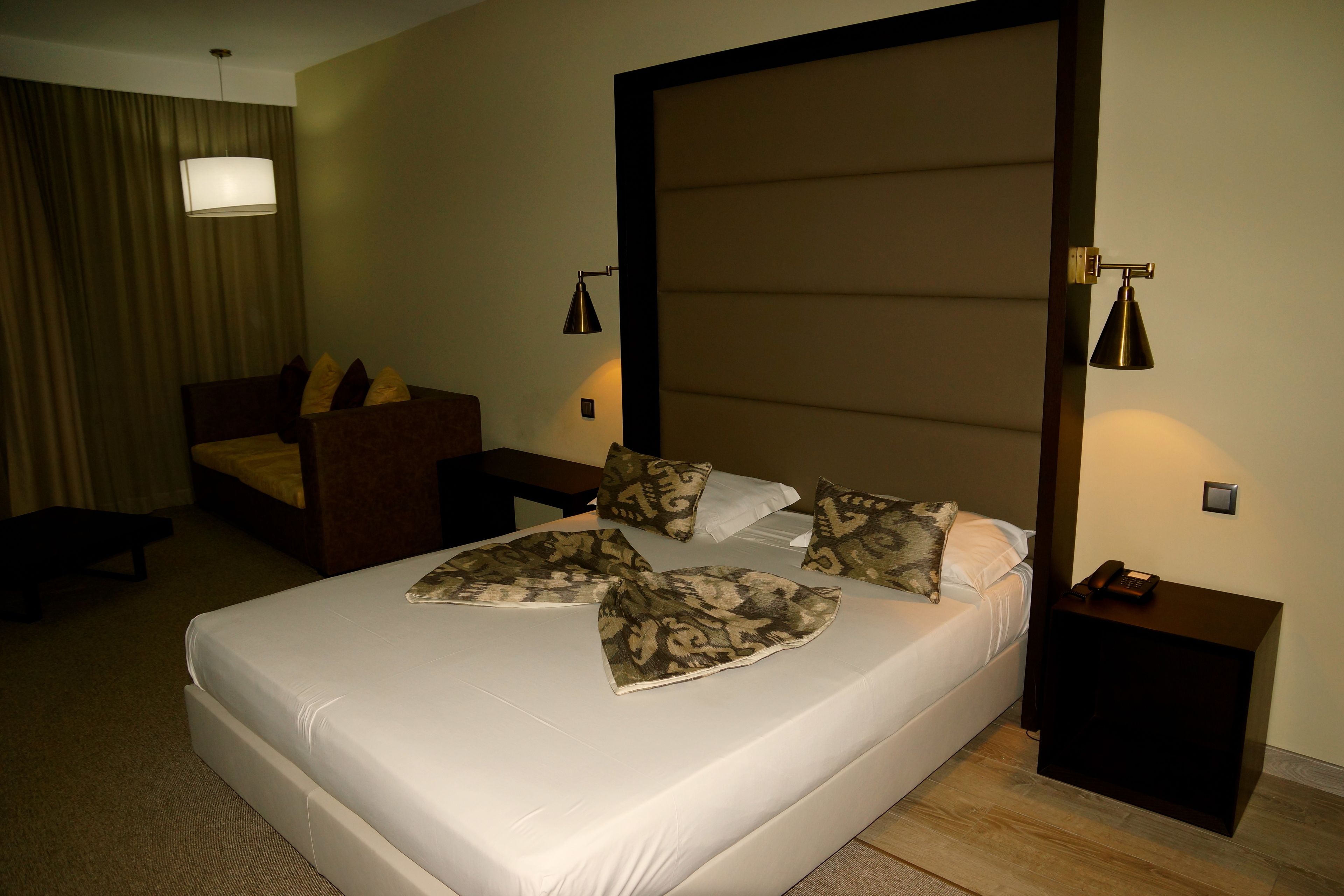 business double room | 1 bedroom, premium bedding, minibar, in-room safe