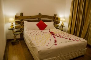 Deluxe Double Room, Accessible, Beachside | Minibar, in-room safe, desk, iron/ironing board
