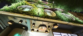 Flora by Crossroads Hotel