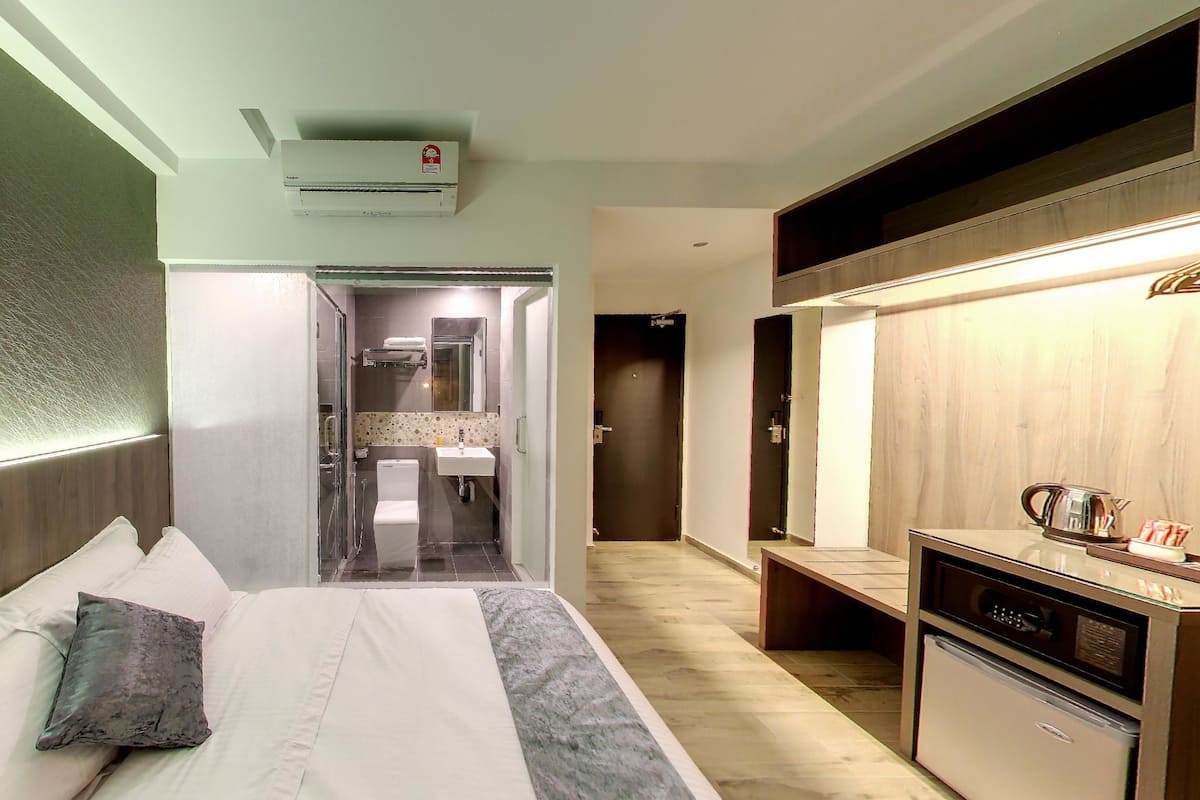 Standard Double Room | In-room safe, blackout drapes, soundproofing