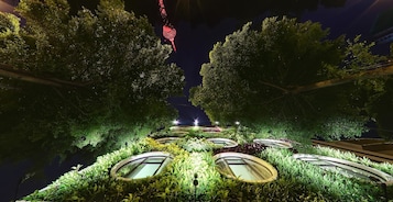 Bagian depan properti - sore/malam