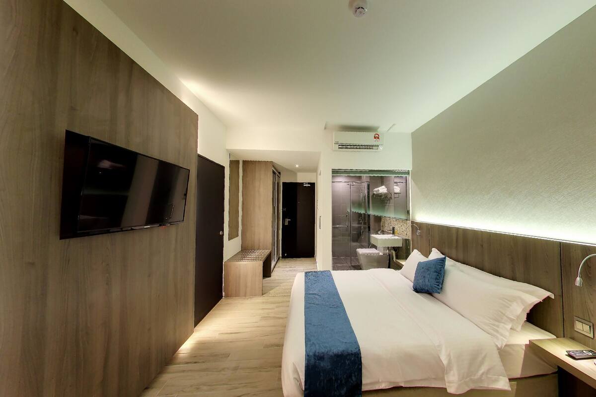 Superior Double or Twin Room | In-room safe, blackout drapes, soundproofing