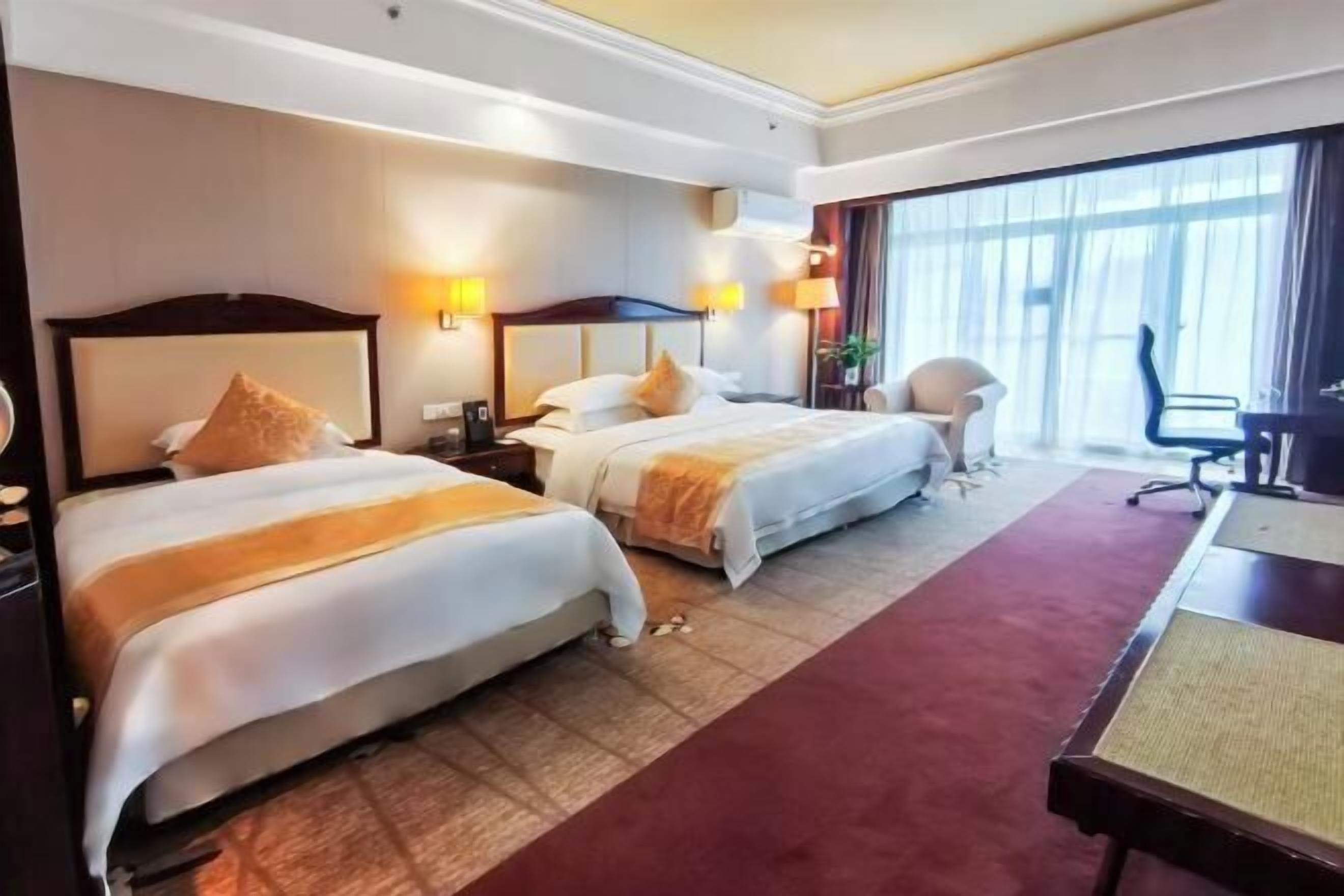 迷你吧、客房內保險箱、書桌、遮光布/窗簾