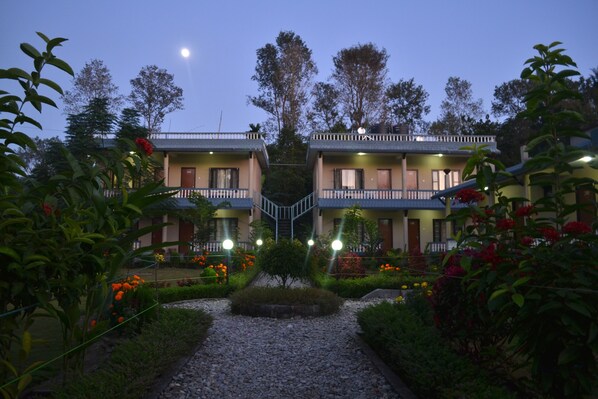 Exterior - Chitwan Village Resort (Sauraha)