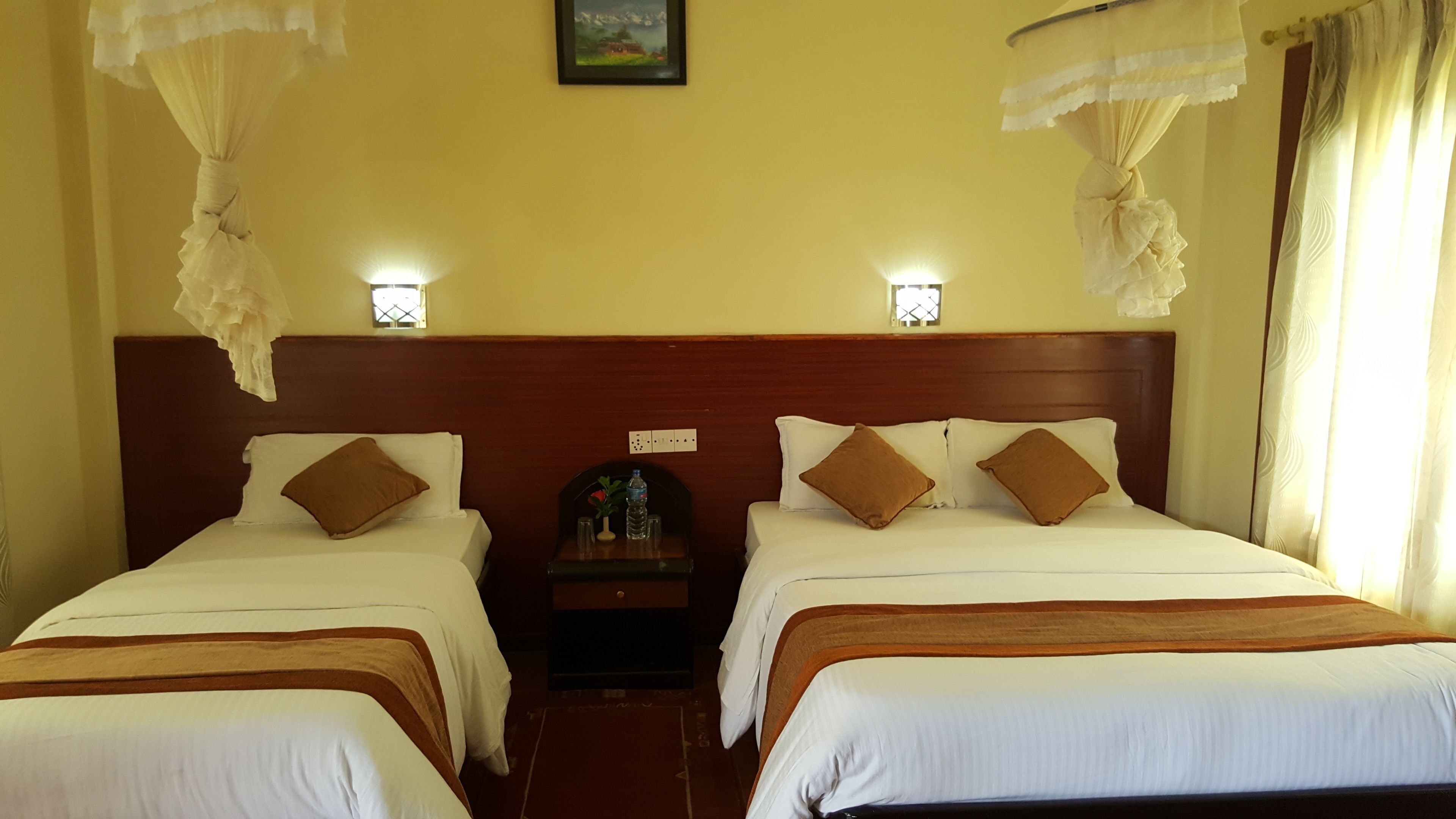 Két bảo mật tại phòng, bàn, giường gấp/giường phụ (phụ phí) 