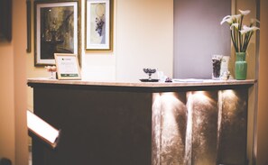 Interior entrance - Quari Hotel Restaurant & Pizza (Cologna Veneta)
