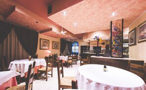 Lounge - Quari Hotel Restaurant & Pizza (Cologna Veneta)