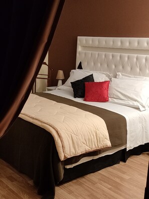 King Room with Spa box | Frette Italian sheets, hypo-allergenic bedding, down duvets - Quari Hotel Restaurant & Pizza (Cologna Veneta)