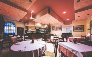 Lounge - Quari Hotel Restaurant & Pizza (Cologna Veneta)