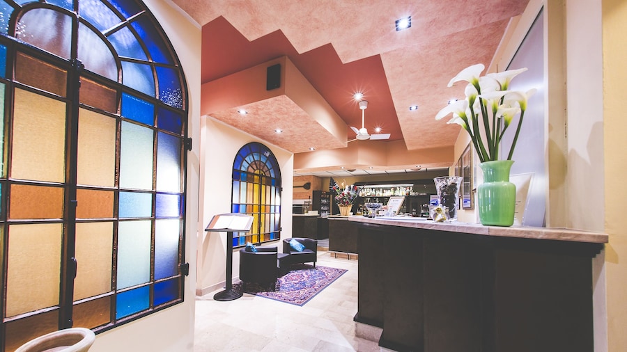 Quari Hotel Restaurant & Pizza