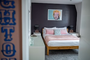 Brighton Central Apartment *Parking Available*