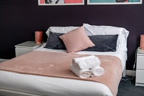 Individually decorated, individually furnished, laptop workspace - Brighton Holiday Village *Parking Included* (Brighton)