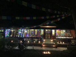 Se sirven desayunos, almuerzos y cenas; cocina local e internacional