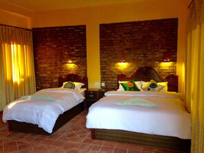 Standard Twin Room, 1 King Bed, Balcony, Garden View | In-room safe, individually decorated, desk, free WiFi