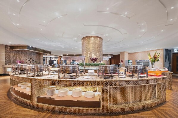 2 restaurants, breakfast, lunch, dinner served; Chinese cuisine