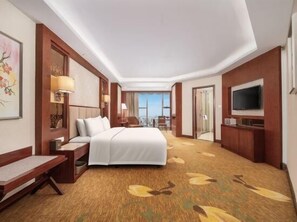 Minibar, két bảo mật tại phòng, bàn 