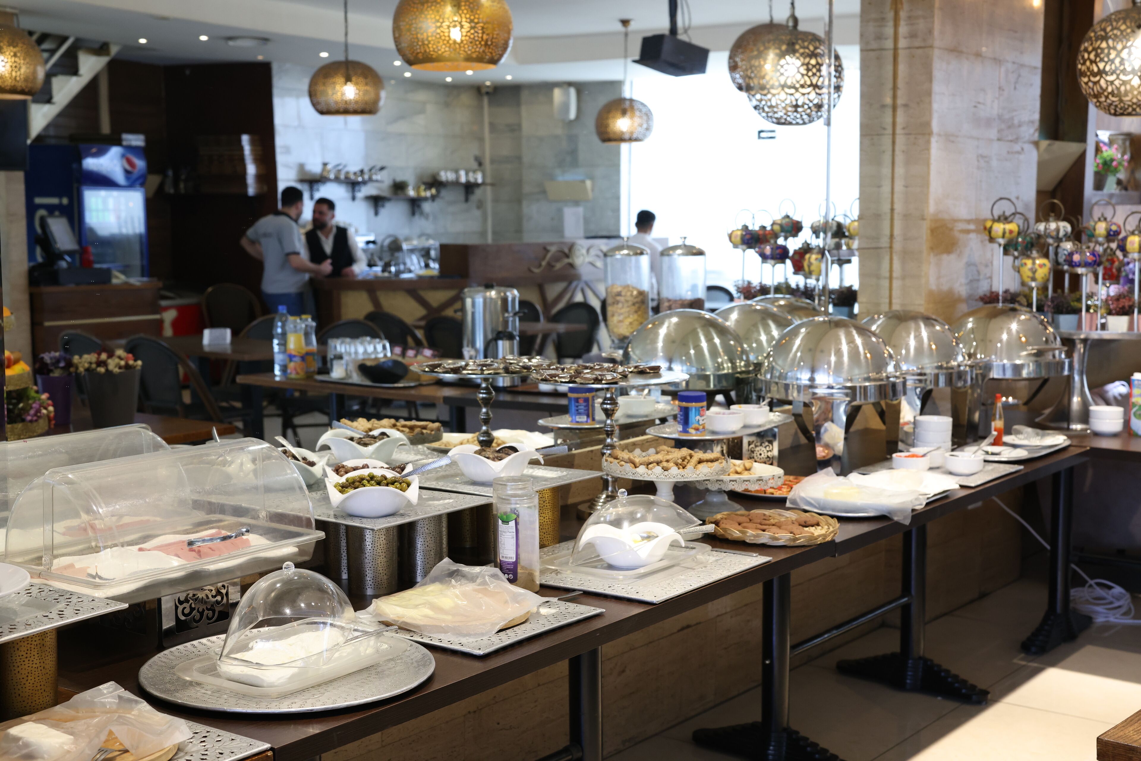 Refrigerador, cafetera y tetera y tetera eléctrica 