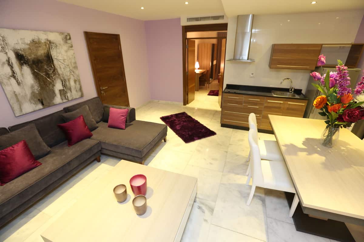 Apartment, 1 Bedroom | 1 bedroom, pillowtop beds, in-room safe, blackout drapes