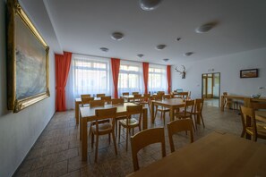 Desayuno continental incluido todos los días 