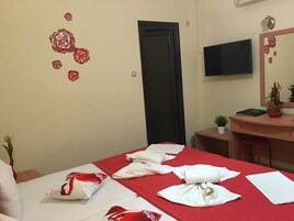 Standard Double or Twin Room | Laptop workspace, free WiFi, bed sheets, wheelchair access