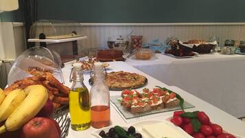 Daily buffet breakfast (EUR 11 per person)