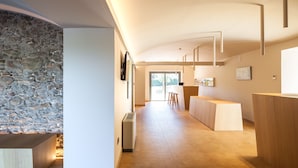 Reception - Hotel Vall de Bas (La Vall d'en Bas)