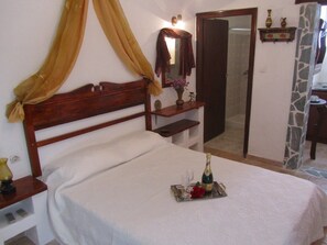 Sistema de insonorización y tabla de planchar con plancha