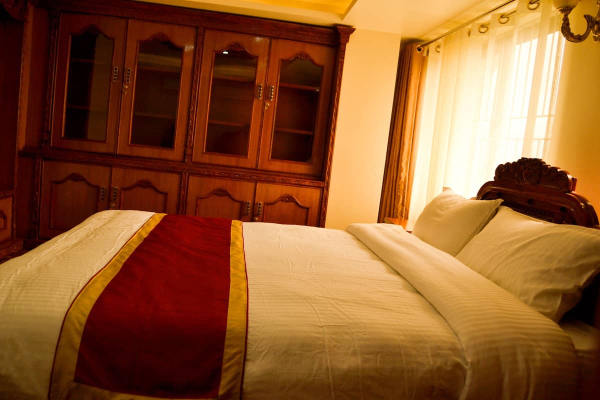 Deluxe Double Room, 2 Bedrooms, Private Bathroom, Valley View | 2 bedrooms, minibar, in-room safe, individually decorated